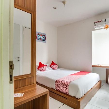 Oyo 3247 Afira Rooms Aeropolis Tangerang Bagian luar foto
