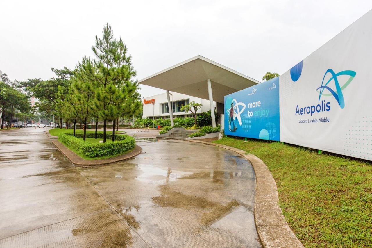 Oyo 3247 Afira Rooms Aeropolis Tangerang Bagian luar foto
