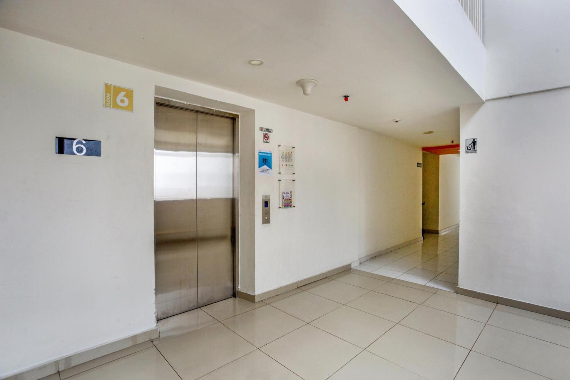 Oyo 3247 Afira Rooms Aeropolis Tangerang Bagian luar foto
